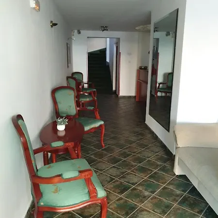 Hana Hotel 3*